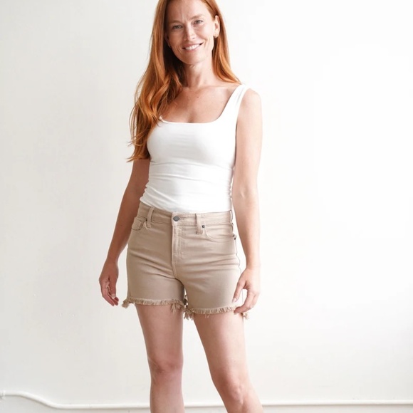 Carly Jean Revy Shorts - Picture 2 of 8